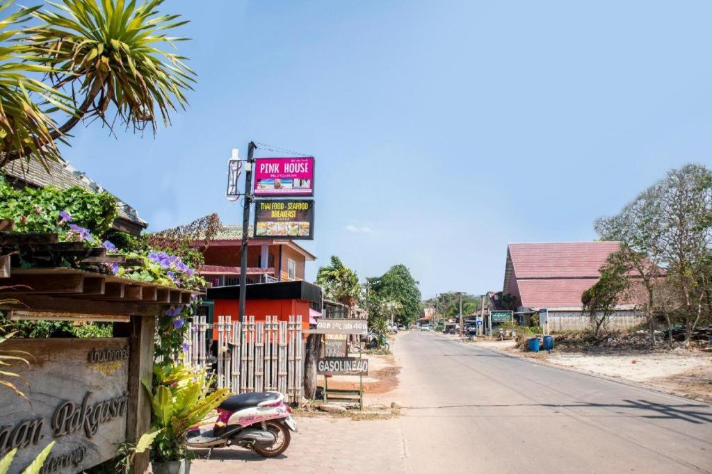 Oyo 797 Pink House Bungalow Koh Lanta Bagian luar foto