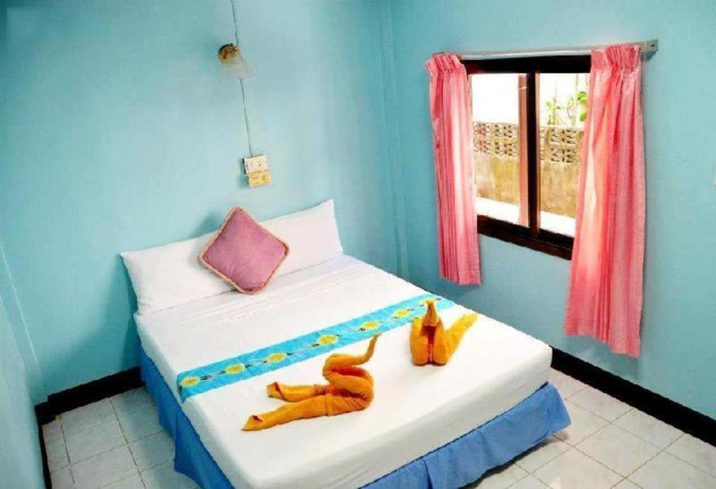 Oyo 797 Pink House Bungalow Koh Lanta Bagian luar foto