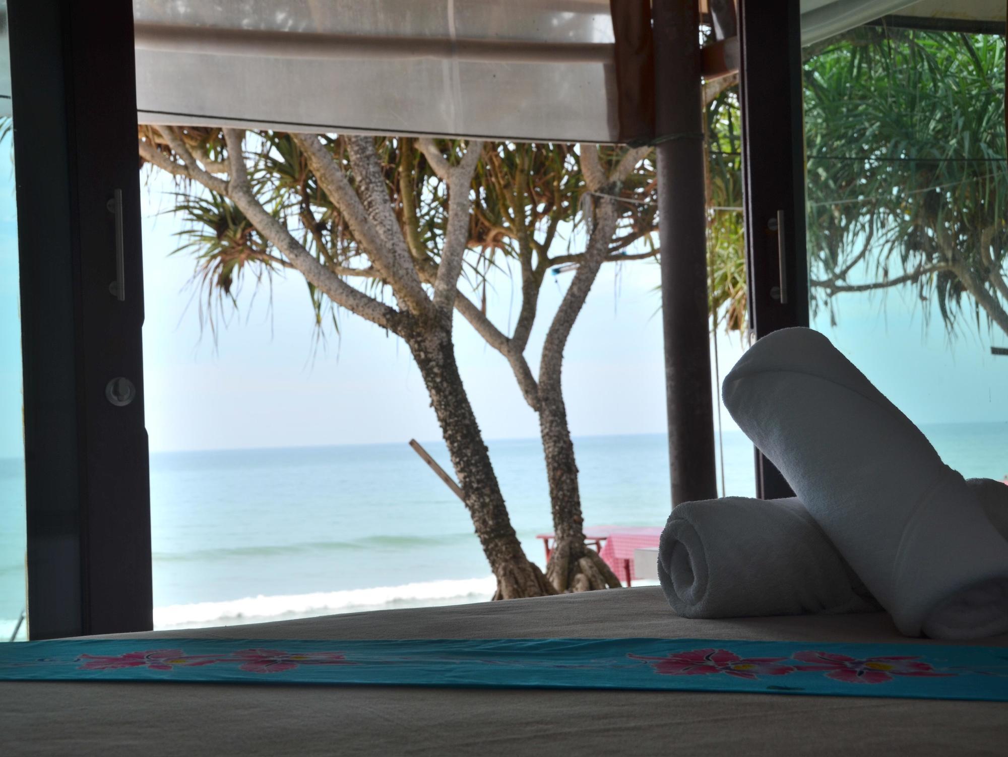Oyo 797 Pink House Bungalow Koh Lanta Bagian luar foto